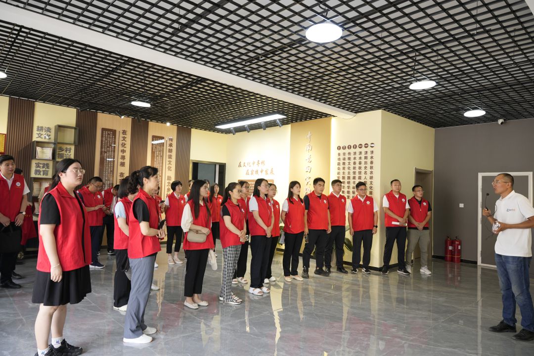 参观博物馆 (2).jpg