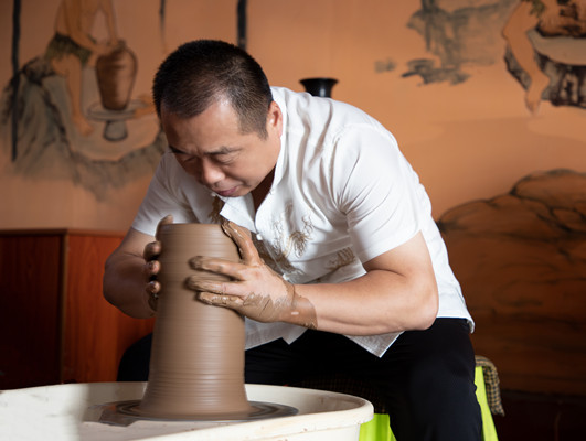 黑陶传承人徐庆增