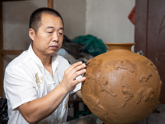 黑陶传承人徐庆增