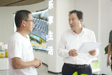 【长田动态】区委副书记白宝强莅临易丰农业调研畜牧业发展